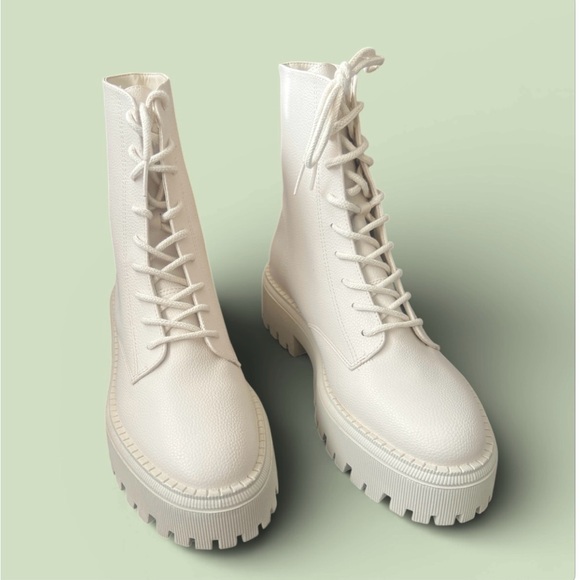 Arezzo Shoes - Arezzo  Maya Lace-Up Lug Boots 
Size 9.5 NEW!